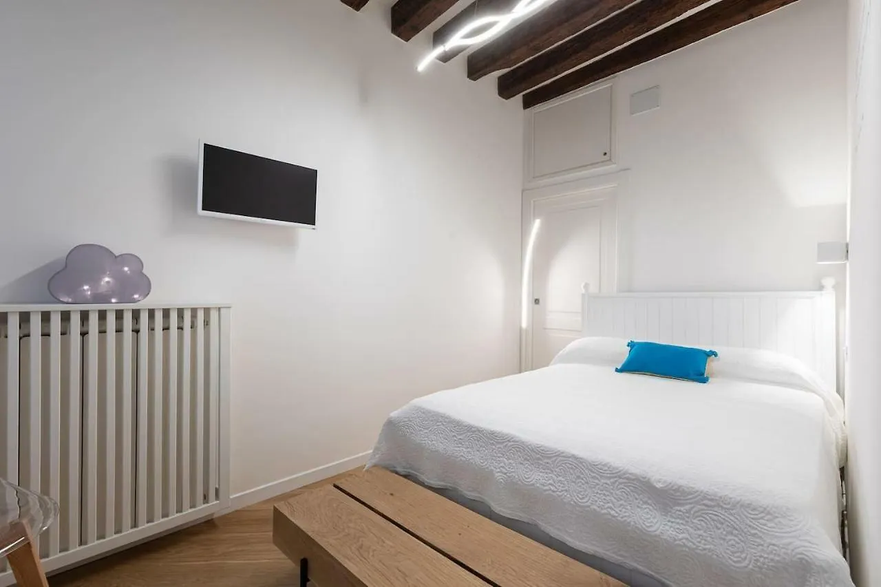 Privacy In Venice - Your Apartment To Be Let Alone 0*,  Italy